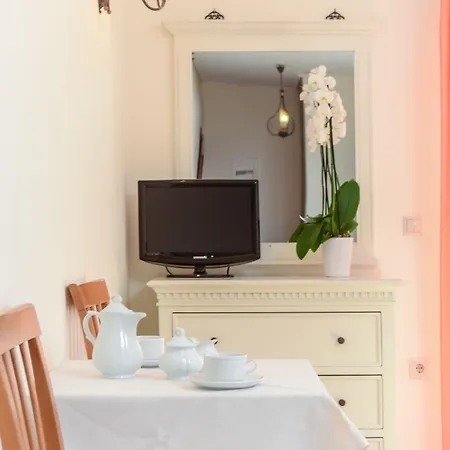 Perla Lägenhetshotell 2*